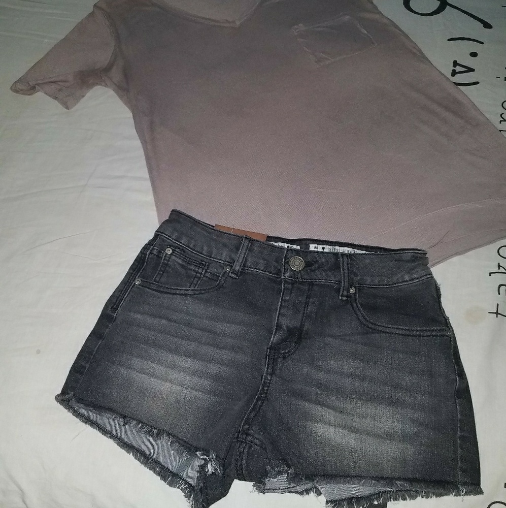 Indigo Rein Frayed Shorts